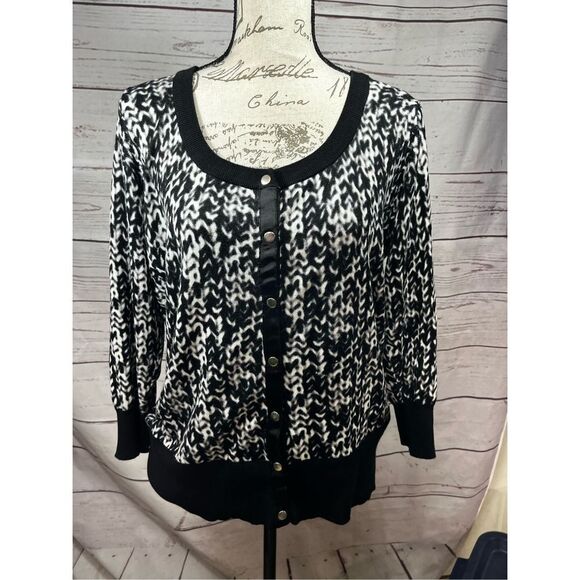 Maurice’s XL black and white cardigan - 2382 - Picture 1 of 5
